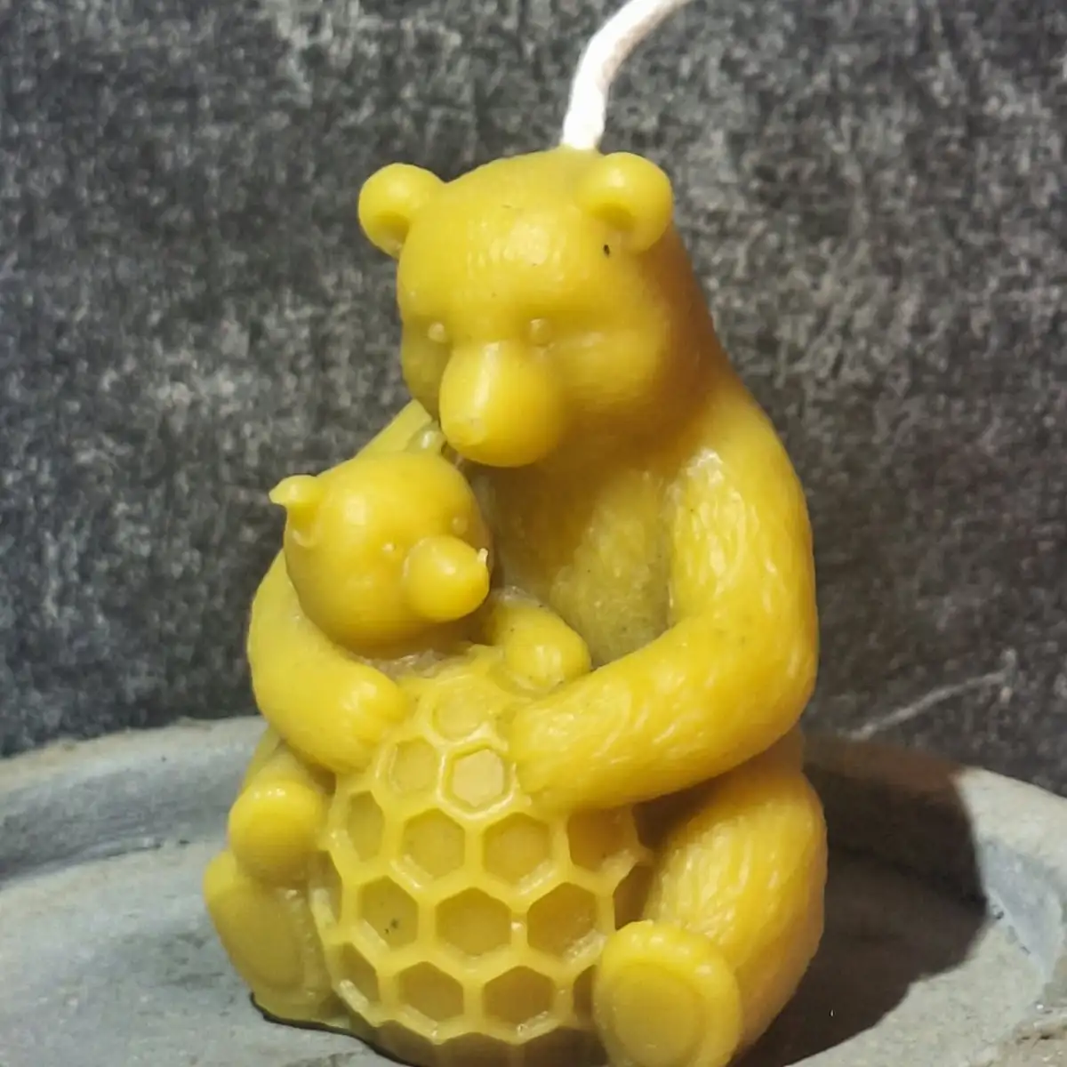 Bougie maman ours et son petit et gâteau de miel